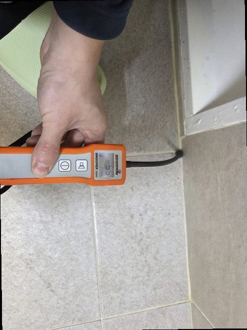 하남 누수탐지 수도계량기와 배관 압력 검사를 확인하는 누수 점검 현장