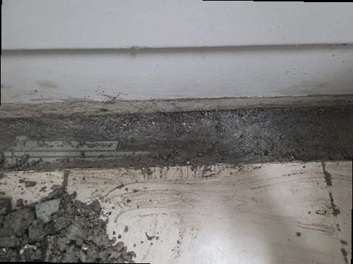청주시 서원구 누수탐지 천장 누수 흔적과 배관 점검 위치를 확인하는 현장