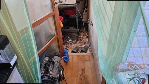 성북구 누수탐지 배관 압력 검사와 보수 후 정리된 베란다 바닥