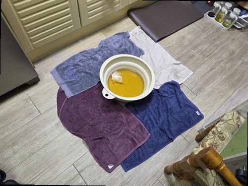의정부 누수탐지 바닥과 벽면의 누수 흔적을 확인하는 현장