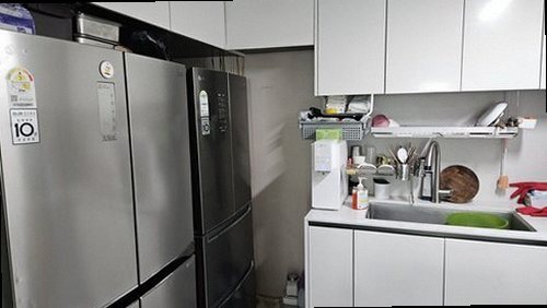 만안구 누수탐지 싱크대 하부장과 벽지 물방울 발생 위치를 확인하는 현장