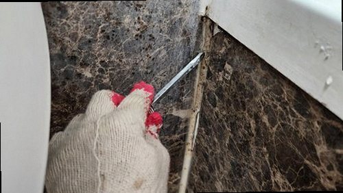 금천구 누수탐지 욕실과 보일러 주변 누수 흔적을 확인하는 현장
