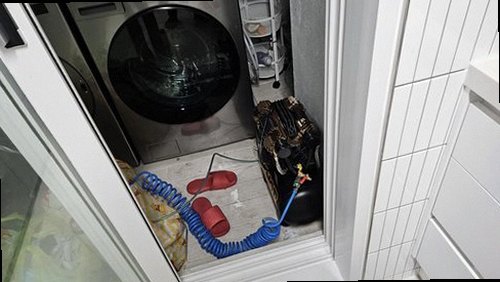 제물포구 누수탐지 베란다 천장 누수 흔적과 수도계량기 별침을 확인하는 현장