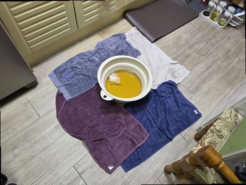마포구 누수탐지 수도계량기 별침과 밸브를 확인하는 현장 점검 모습