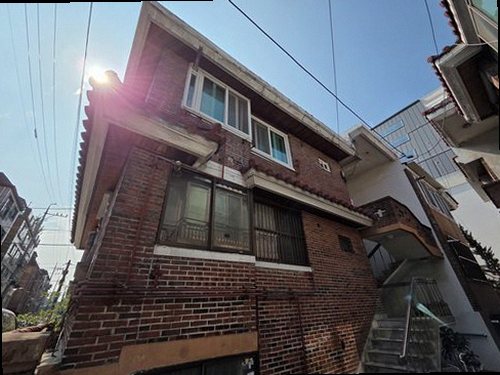 광명 누수탐지 천장 물자국과 누수 피해 범위를 확인하는 모습