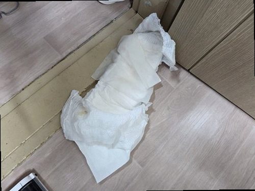광명 누수탐지 수도계량기 별침과 배관 점검 위치를 확인하는 모습