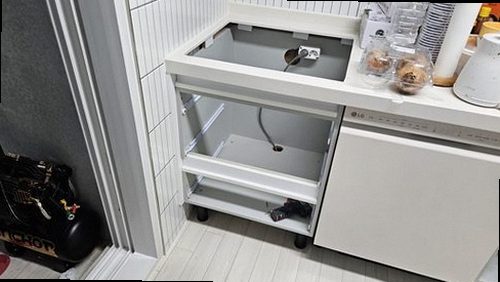 일산동구 누수탐지 정발산동 누수탐지 싱크대도배젖음 미루면 피해가 더 커질 수 있습니다