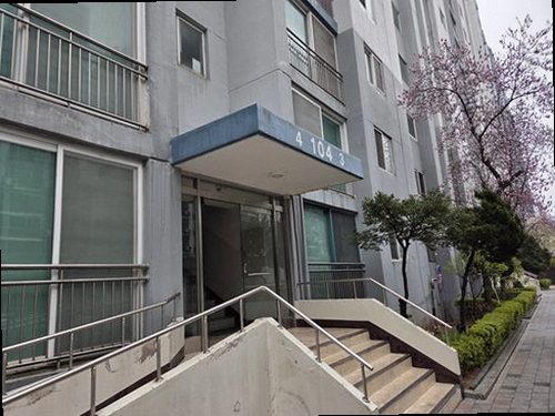 장안구 누수탐지 배관 압력 검사와 청음 탐지를 진행하는 장면