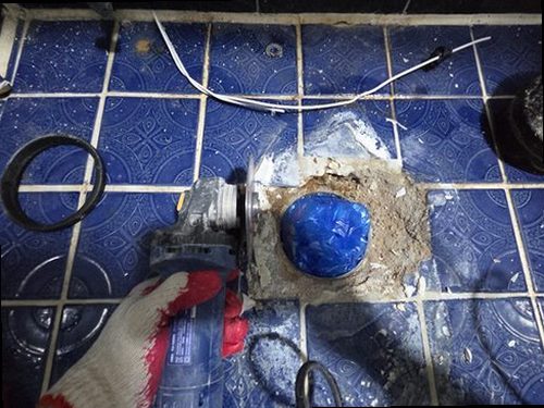 아산시 누수탐지 천장 얼룩과 벽면 습기 흔적을 확인하는 누수 현장