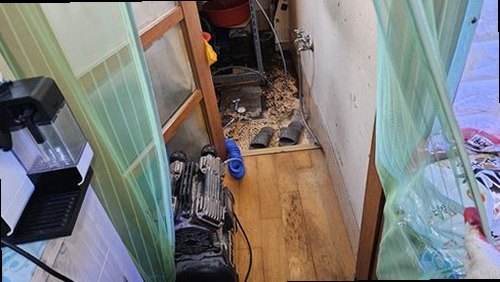 송파구 누수탐지 계량기와 보일러 배관을 확인하는 누수 점검 현장