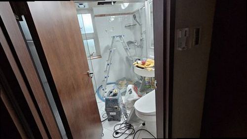 서해구·검단구 누수탐지 수도계량기 별침과 욕실 천장 누수 흔적 확인 모습