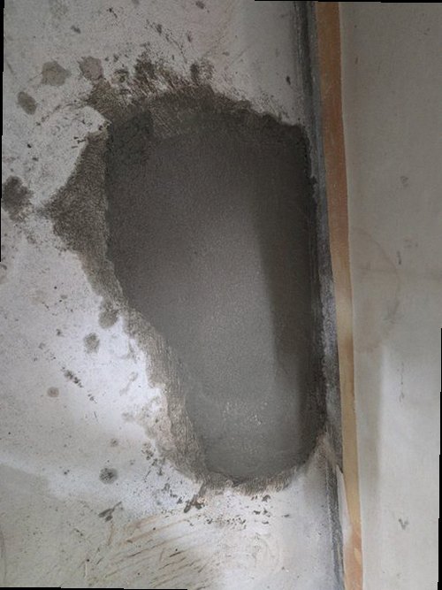 평택 누수탐지 싱크대 하부장과 천장 누수 흔적을 확인하는 현장
