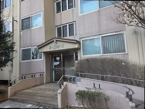 여주 누수탐지 천장 물자국과 배관 누수 위치를 비교하는 현장 점검