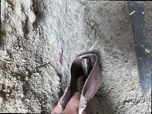 은평구 누수탐지 천장 누수 흔적과 배관 점검 위치를 보여주는 현장 이미지