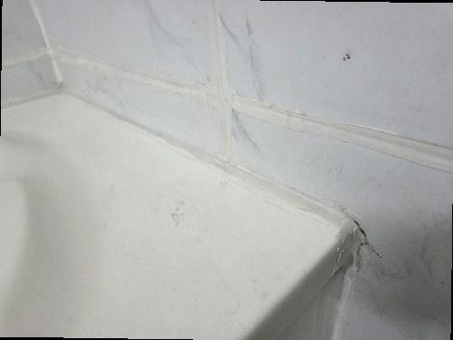 은평구 누수탐지 벽면 수분 흔적과 누수 점검 장비를 확인하는 현장