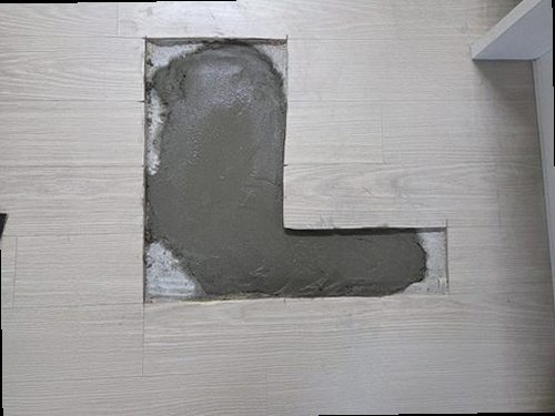 양천구 누수탐지 욕실 천장과 벽면의 누수 흔적을 확인하는 현장