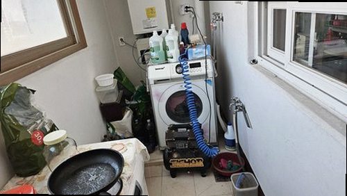 대전 중구 누수탐지 가스탐지기와 청음탐지기로 배관 누수 위치를 확인하는 모습