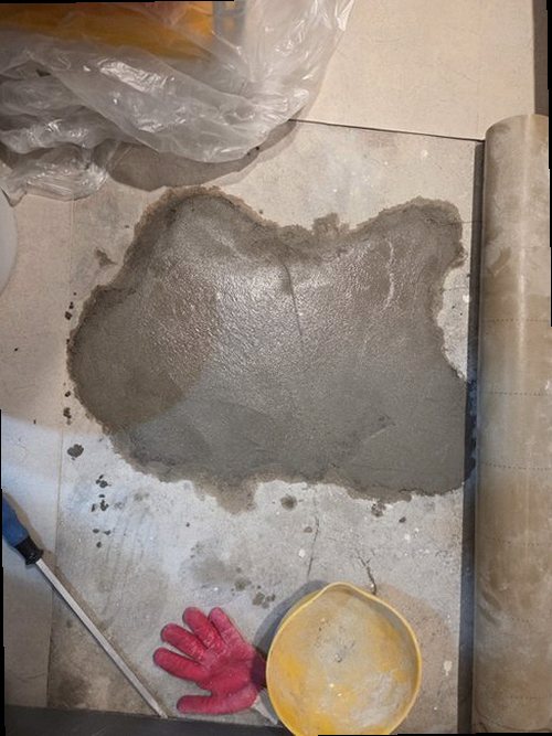해운대구 누수탐지 수도계량기 별침과 잠금 밸브를 확인하는 모습