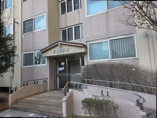 광진구 누수탐지 욕실 아래 천장에 나타난 누수 얼룩과 습기 흔적