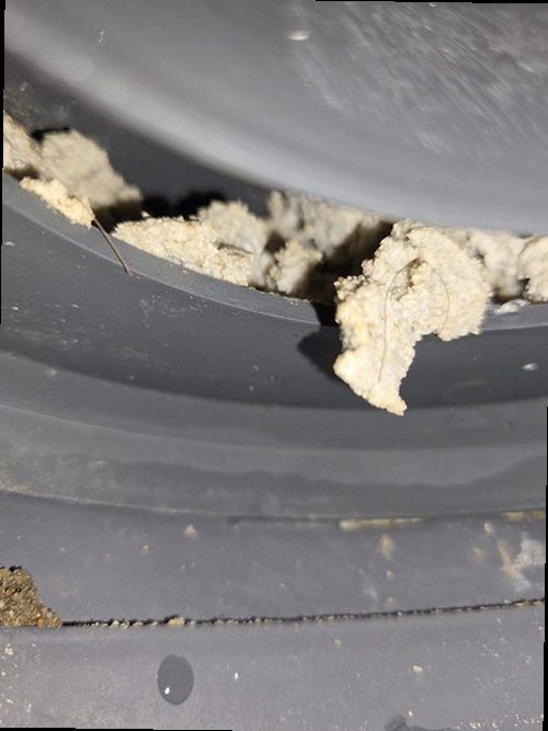 의왕 누수탐지 천장에 번진 누수 얼룩과 들뜬 페인트