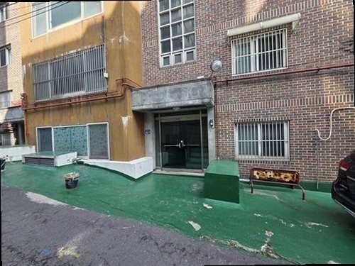 부평구 누수탐지 수도계량기 별침을 확인하는 모습