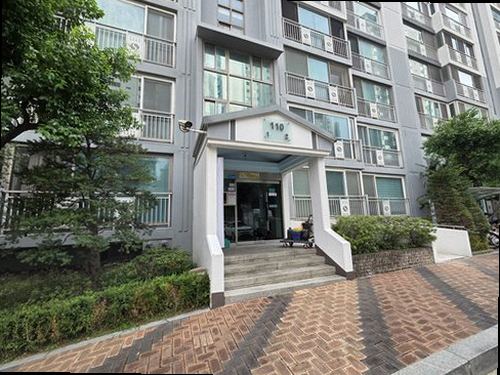 서울 중구 누수탐지 욕실 인접 천장의 누수 흔적과 변색된 마감면