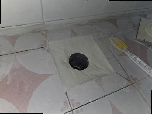 서울 중구 누수탐지 천장 누수 흔적과 배관 점검 위치를 보여주는 현장 이미지