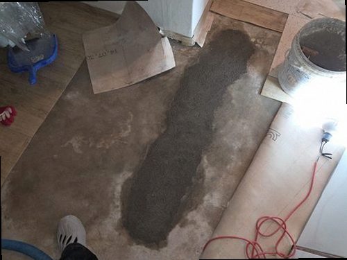남동구 누수탐지 공압 검사와 청음 탐지로 누수 위치를 확인하는 장면