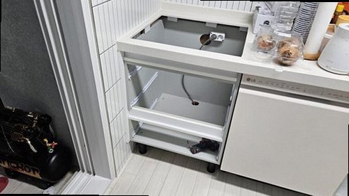 종로구 누수탐지 천장 누수 흔적과 실내 수분 상태를 확인하는 현장