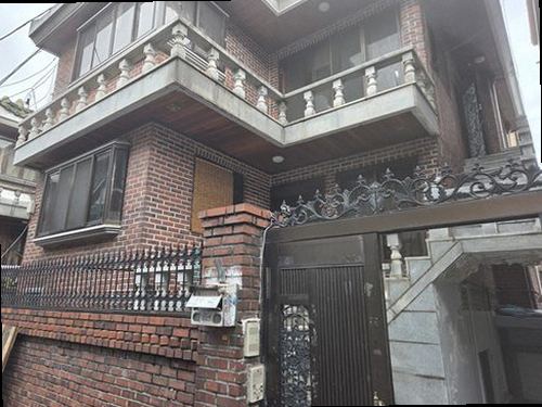 계양구 누수탐지 수도계량기와 건물 배관 구조를 확인하는 모습